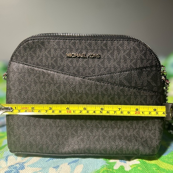 Michael Kors Jet Set Travel Medium Logo Dome Crossbody Bag - Picture 7 of 9